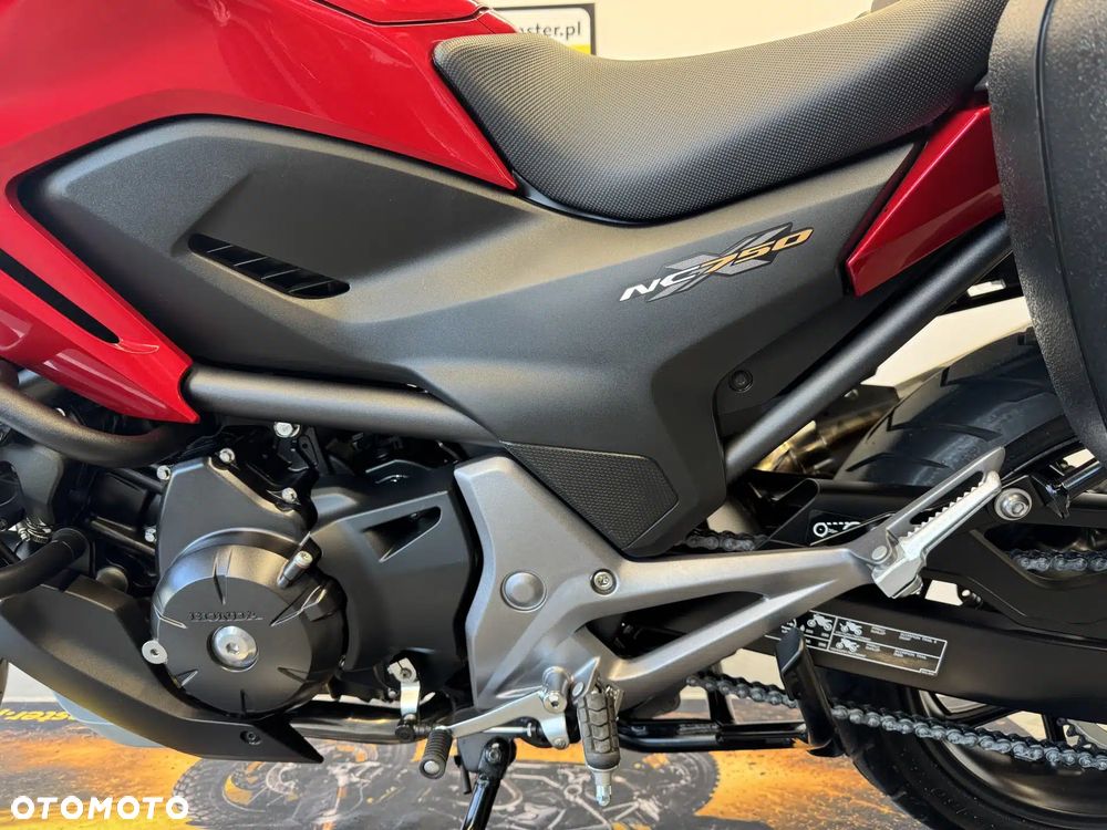 Honda NC - 25
