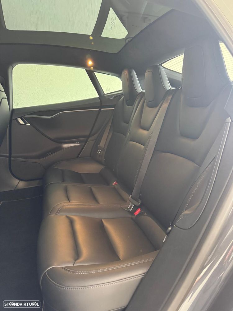Tesla Model S Performance - 20