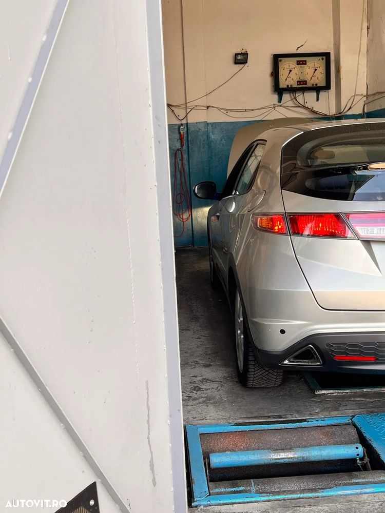 Honda Civic 1.8i Aut Sport - 4