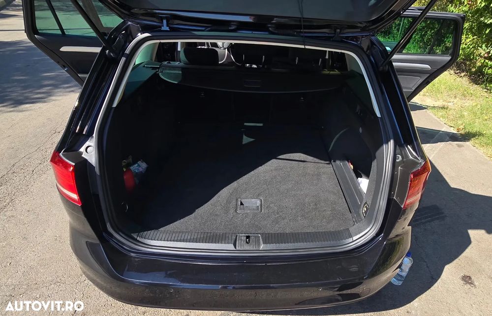 Volkswagen Passat - 19