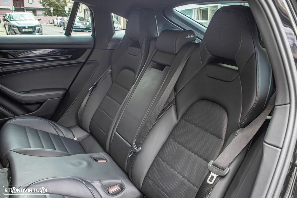 Porsche Panamera 4 E-Hybrid - 46