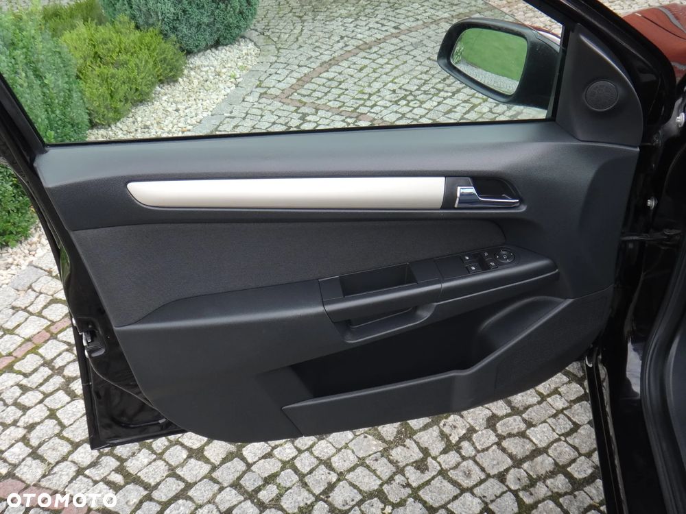 Opel Astra 1.6 Innovation - 27