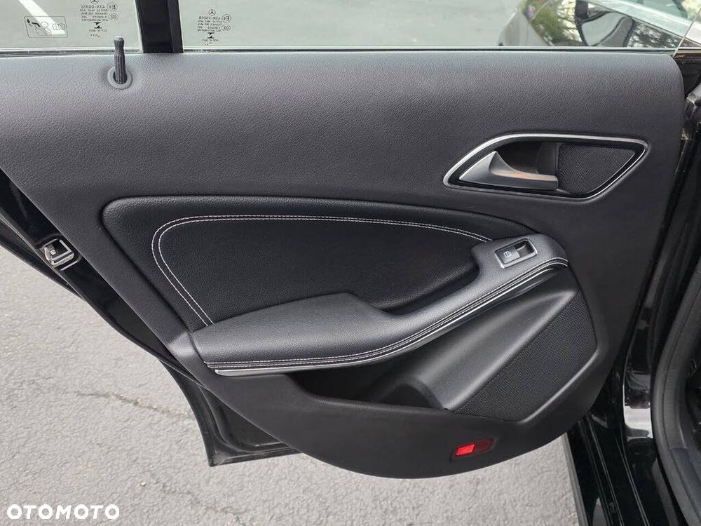 Mercedes-Benz CLA 250 4-Matic - 28