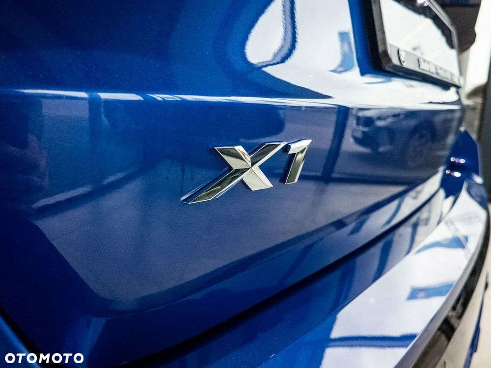 BMW X1 sDrive20i mHEV - 11