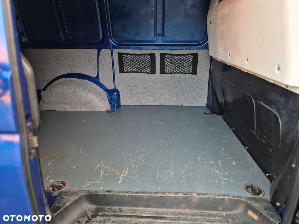 Volkswagen Transporter - 11