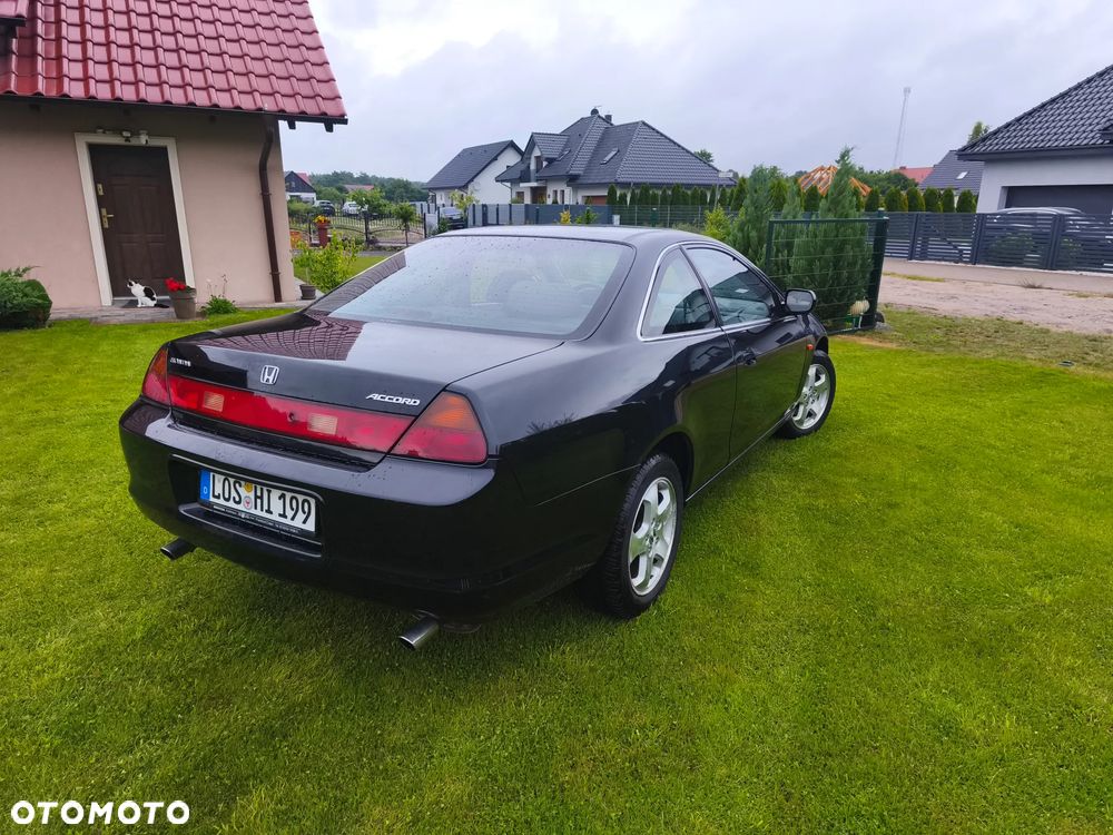 Honda Accord 3.0i ES - 8