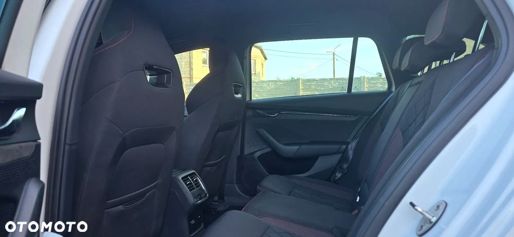 Skoda Octavia 2.0 TDI DSG RS - 13