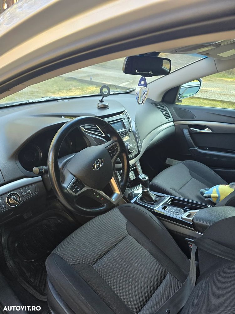 Hyundai i40 1.7 CRDI DPF Sedan Highway+ - 28