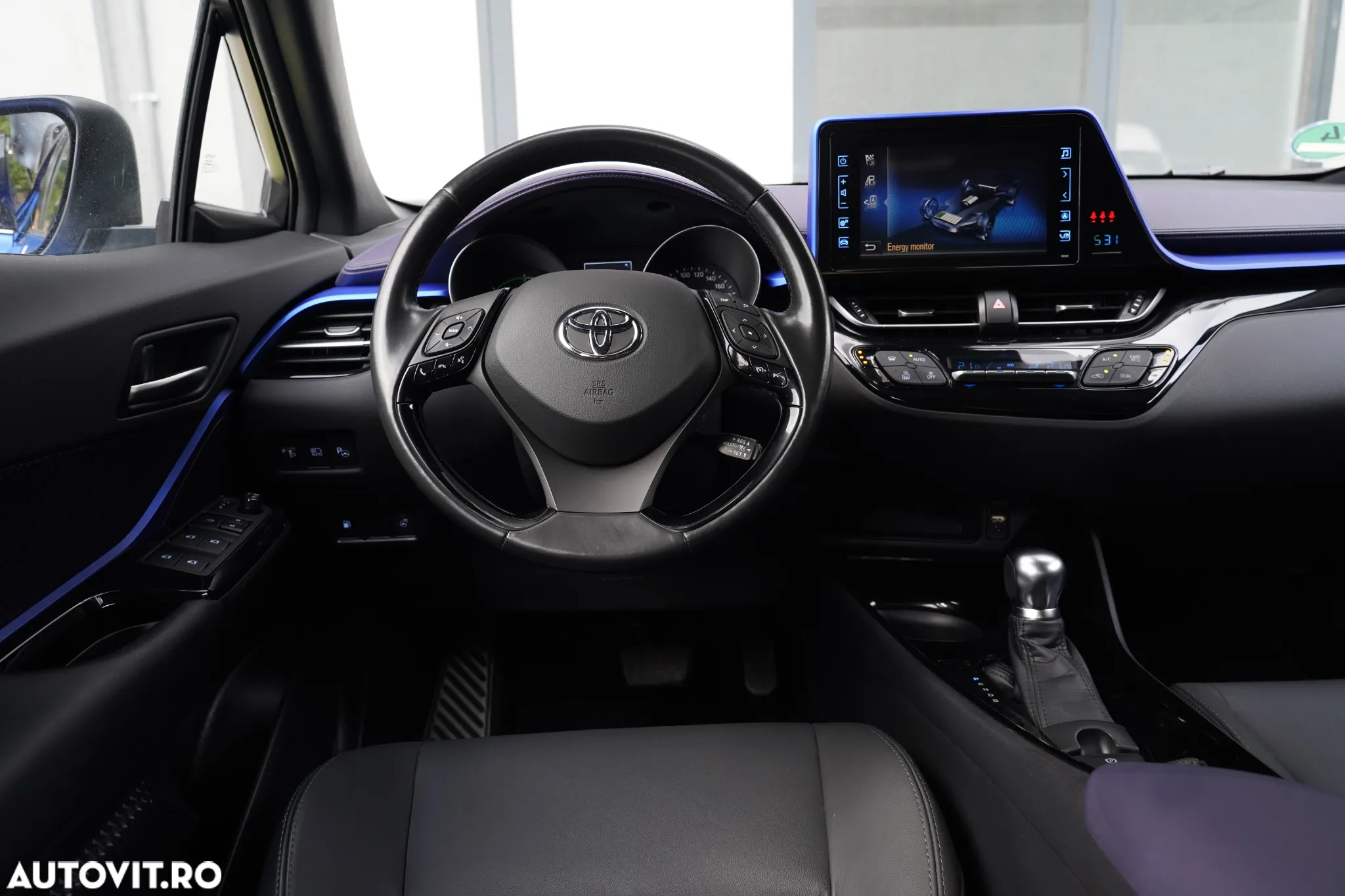 Toyota C-HR Hybrid Style Selection - 12