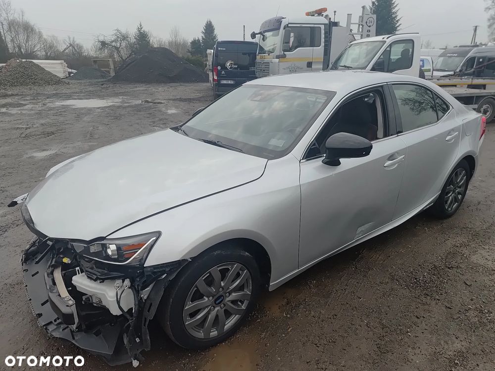 Lexus IS - 24