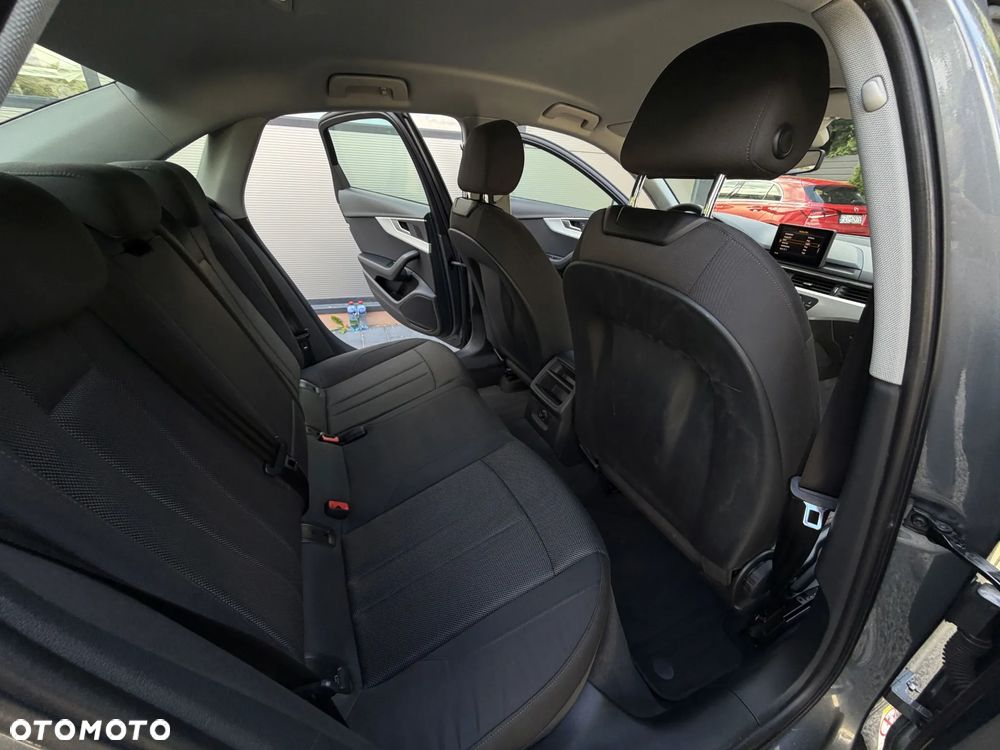Audi A4 Limousine 2.0 TFSI ultra S tronic design - 17