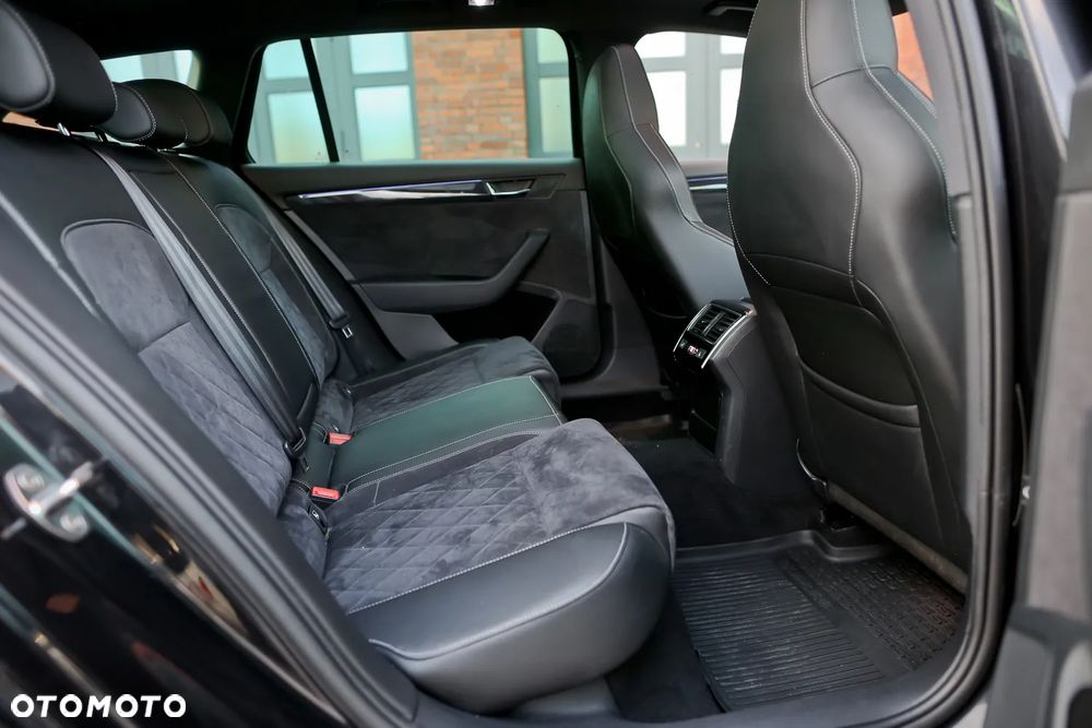 Skoda Superb 2.0 TDI 4x4 DSG Sportline - 27