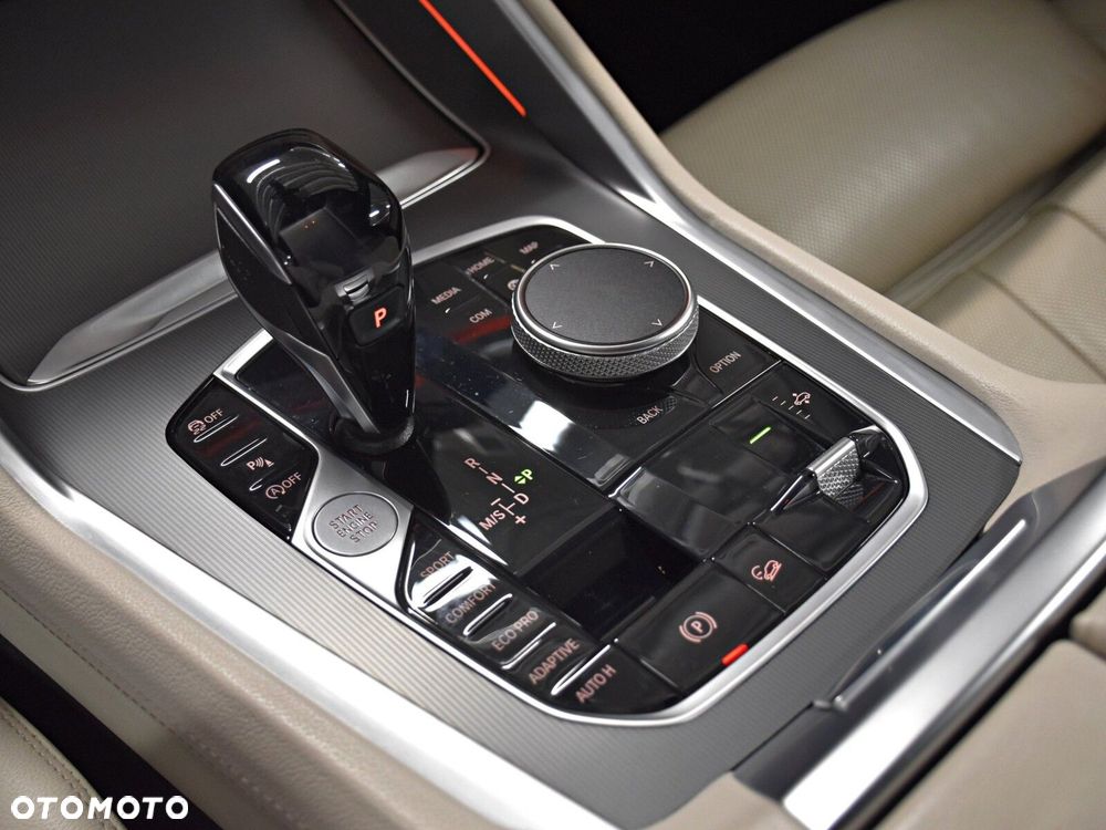 BMW X6 xDrive40i - 18