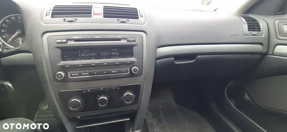 Skoda Octavia 1.6 - 8