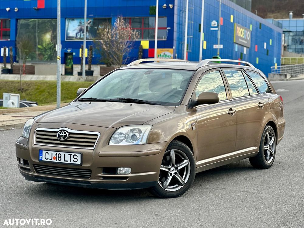 Toyota Avensis 2.0 D-4D Combi Executive - 1