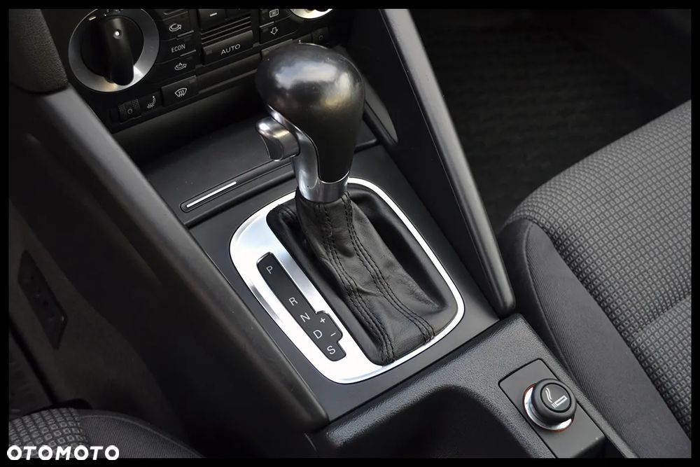 Audi A3 1.9 TDI DPF S tronic Attraction - 31
