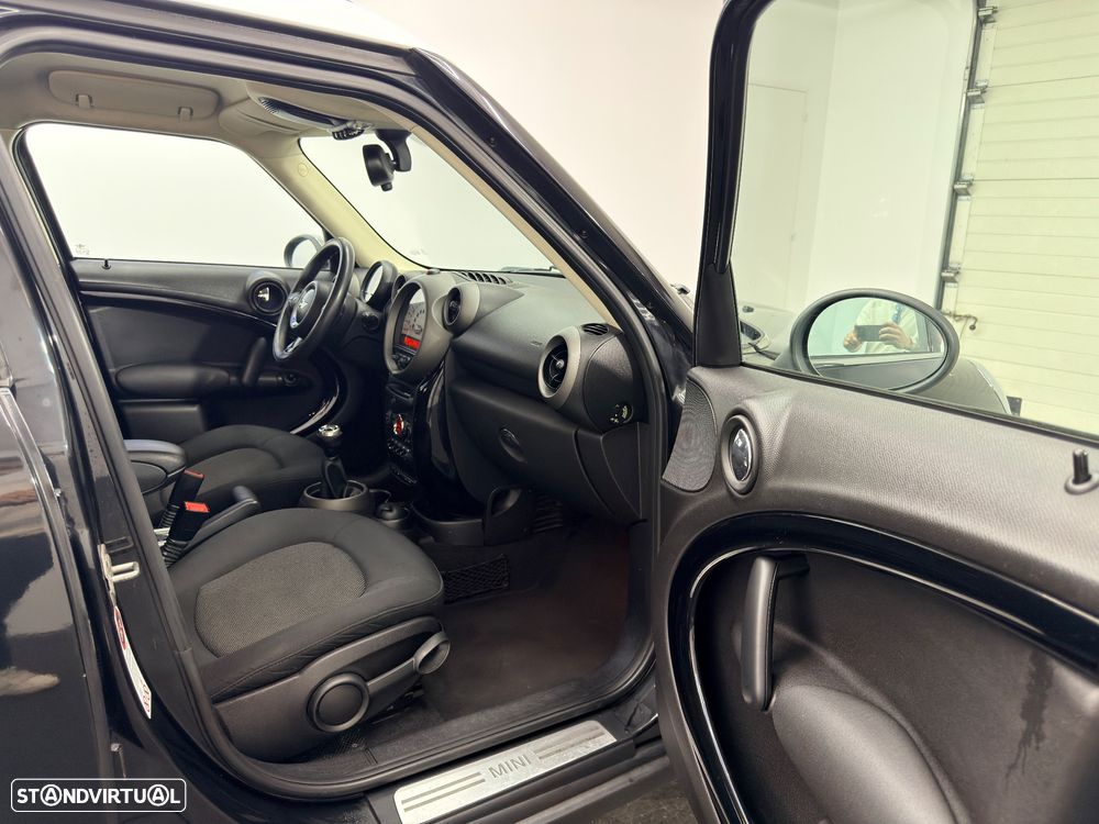 MINI Countryman Cooper D - 16