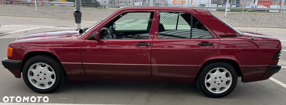 Mercedes-Benz W201 (190) - 12