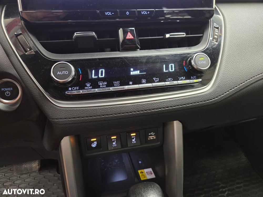 Toyota Corolla 2.0 HSD Exclusive - 6