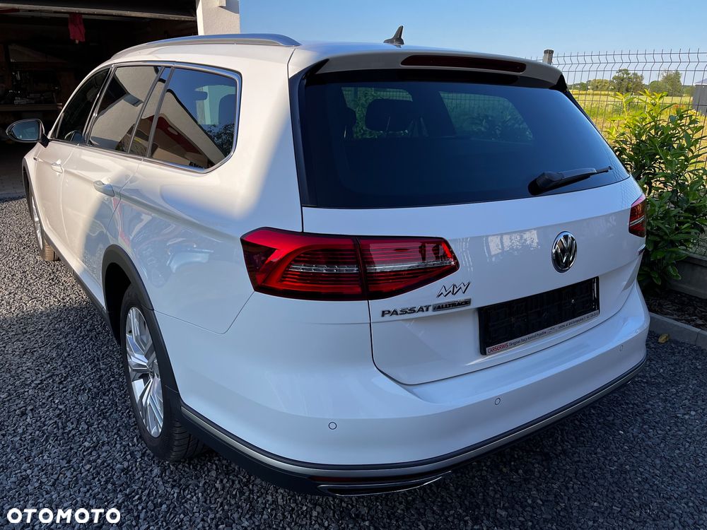 Volkswagen Passat - 4