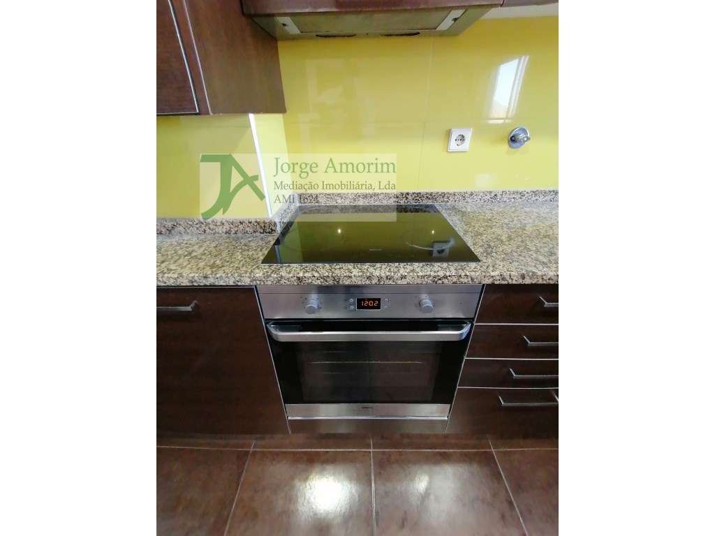 Apartamento T1 no 2º andar. L. garagem. Amial - Porto - Grande imagem: 3/12