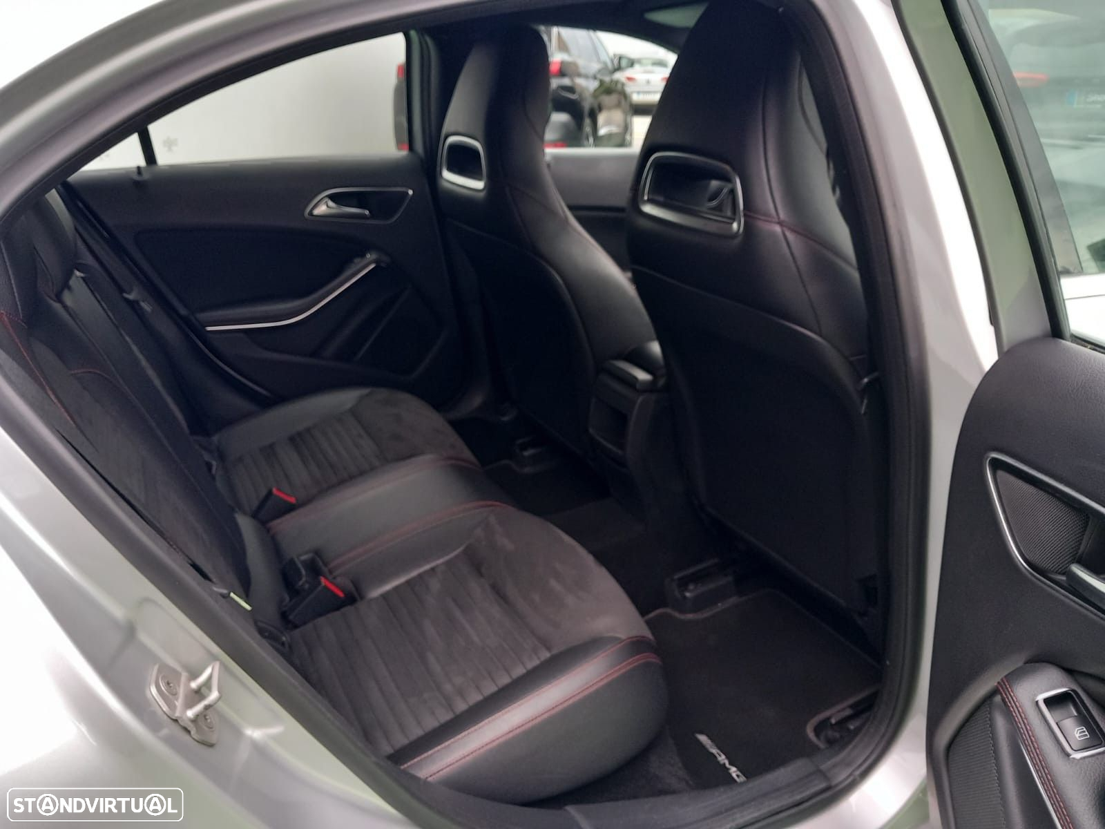Mercedes-Benz A 180 d AMG Line - 23