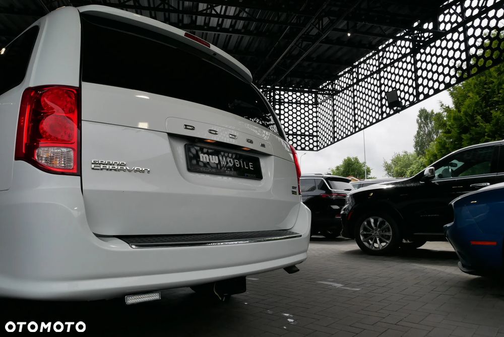 Dodge Grand Caravan - 32