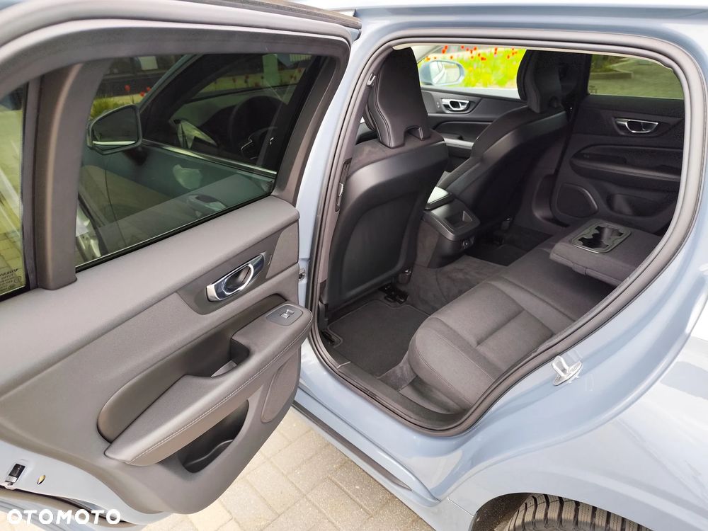 Volvo V60 B4 D Momentum Pro - 19