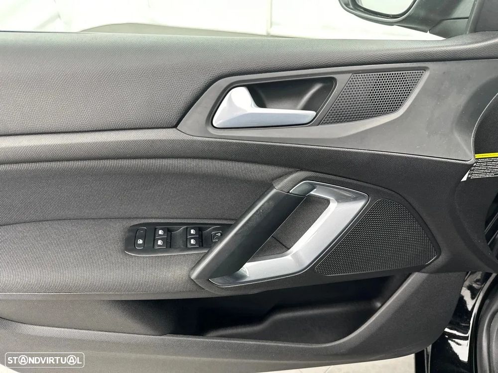 Peugeot 308 PureTech 130 EAT8 Allure - 8