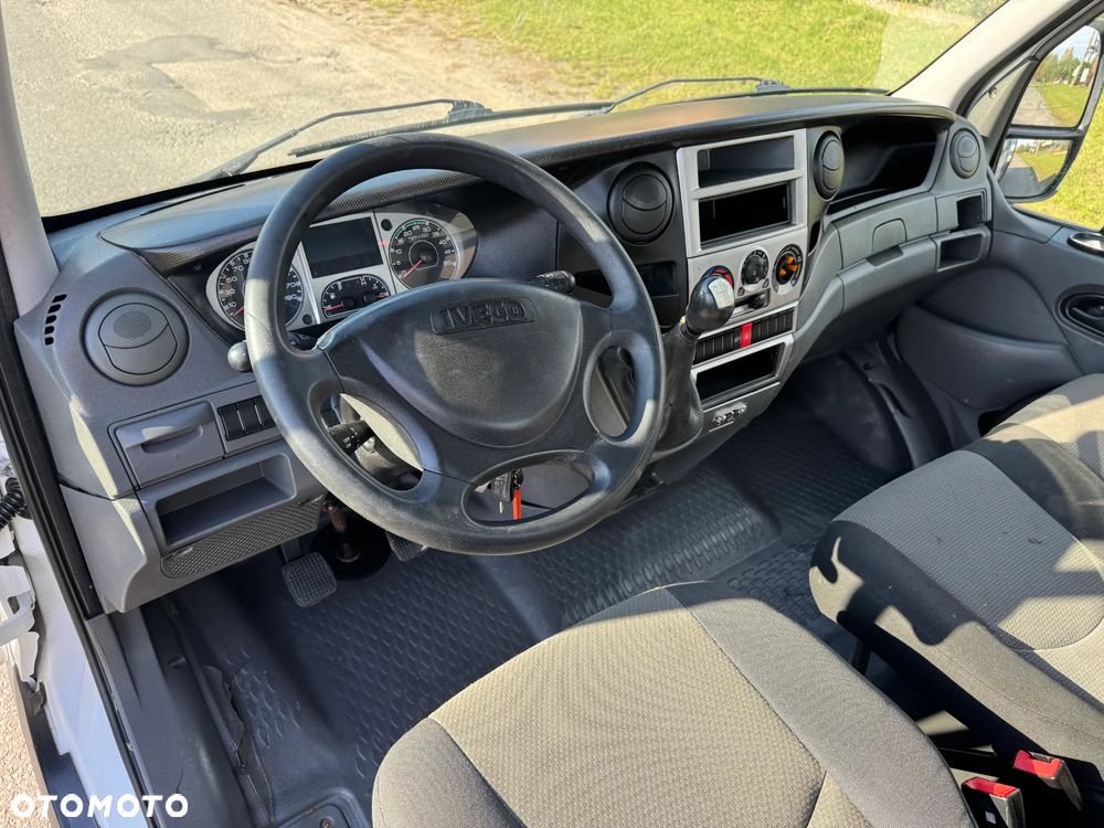 Iveco 35C15 * 3.0 / 150KM * Skrzyniowe * Rozstaw osi: 3.75 * Rama do zabudowy * - 25