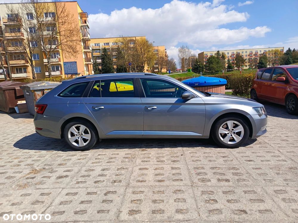 Skoda Superb 1.8 TSI Ambition DSG - 4