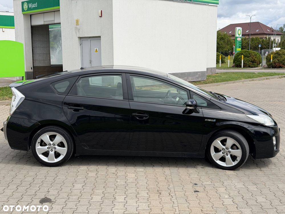 Toyota Prius - 4