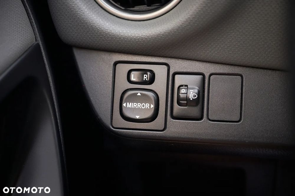 Toyota Yaris 1.5 VVT-i Comfort - 36