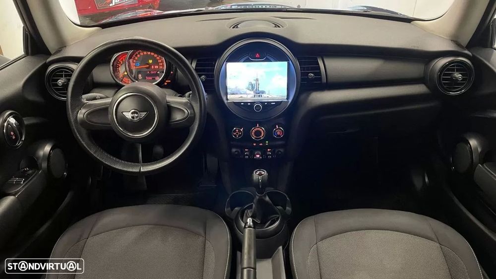 MINI 3 Portas One D - 21