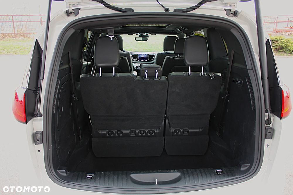 Chrysler Pacifica - 24