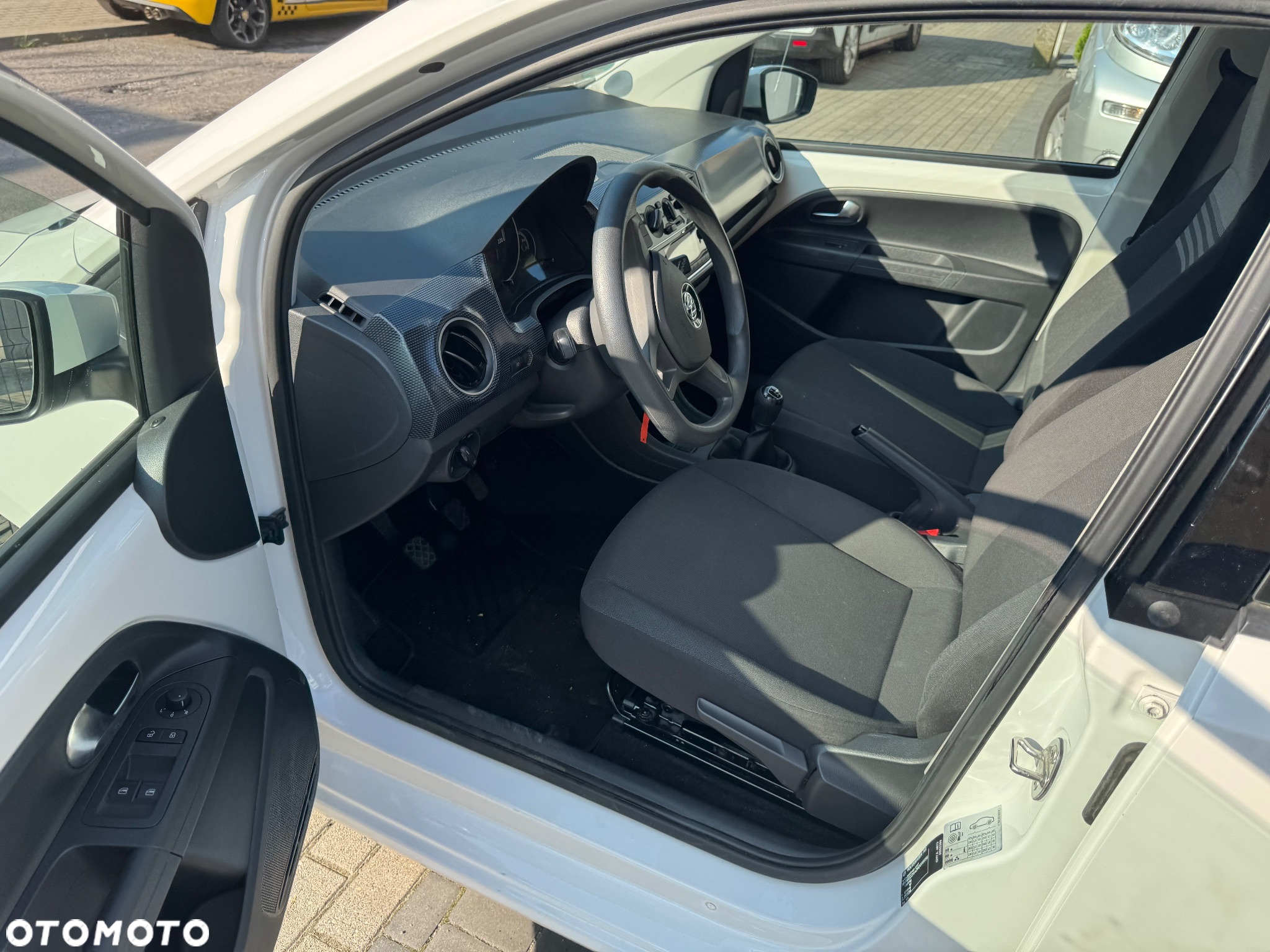 Volkswagen up! - 9