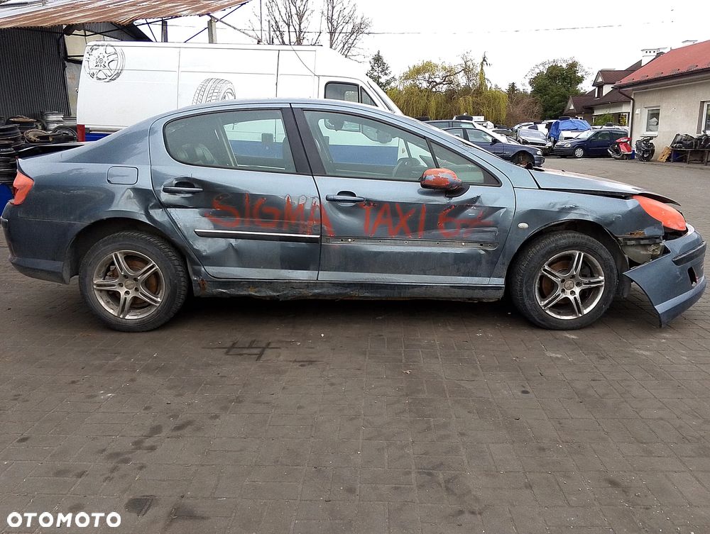 Peugeot 407 I Przed Lift (04-08r.) 2.0D 136KM. Silnik RHR (DW10BTED4) Skrzynia 20HZ32,  CP23X66,  CD58X71,  4HP20,  2222JS,  2223PW lakier EZWD.Cały na części. GWARANCJA !!! Przód Tył Zestaw Komplet Drzwi Klapa Zderzak Błotnik Maska Grill Atrapa Szyba Pas Lampa Lusterko Boczki Fotel Kanapa Kokpit Deska Rozdzielcza Przełącznik Włącznik Sterownik Przewody Wiązka Instalacja Moduł Komputer Czujnik Listwa Pompa Alternator Wtryski Głowica Rozrusznik Kompresor Sprzęgło Dwumas Silnik Skrzynia ABS Klimatyzacji Paliwa Wspomagania Kolektor Turbina Przepustnica Zawór Chłodnica Koło Hak Belka Sanki Zawieszenie Mcpherson Półoś Amortyzator Wydech Tłumik Zacisk Most - 3