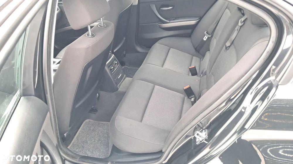 BMW Seria 3 320i - 10