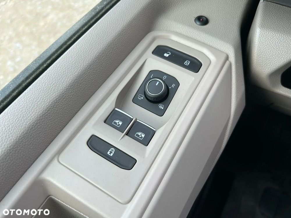 Volkswagen California - 34