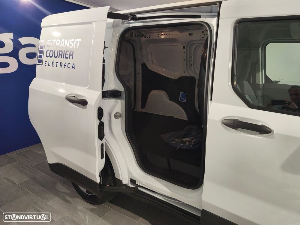 Ford Tourneo Courier 54 kWh Trend - 15