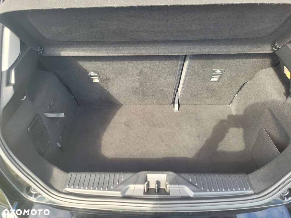 Ford Fiesta 1.1 S&S TITANIUM - 21