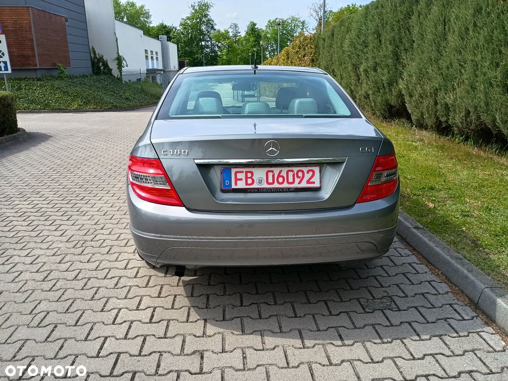 Mercedes-Benz Klasa C 180 CGI Automatik BlueEFFICIENCY Avantgarde - 7