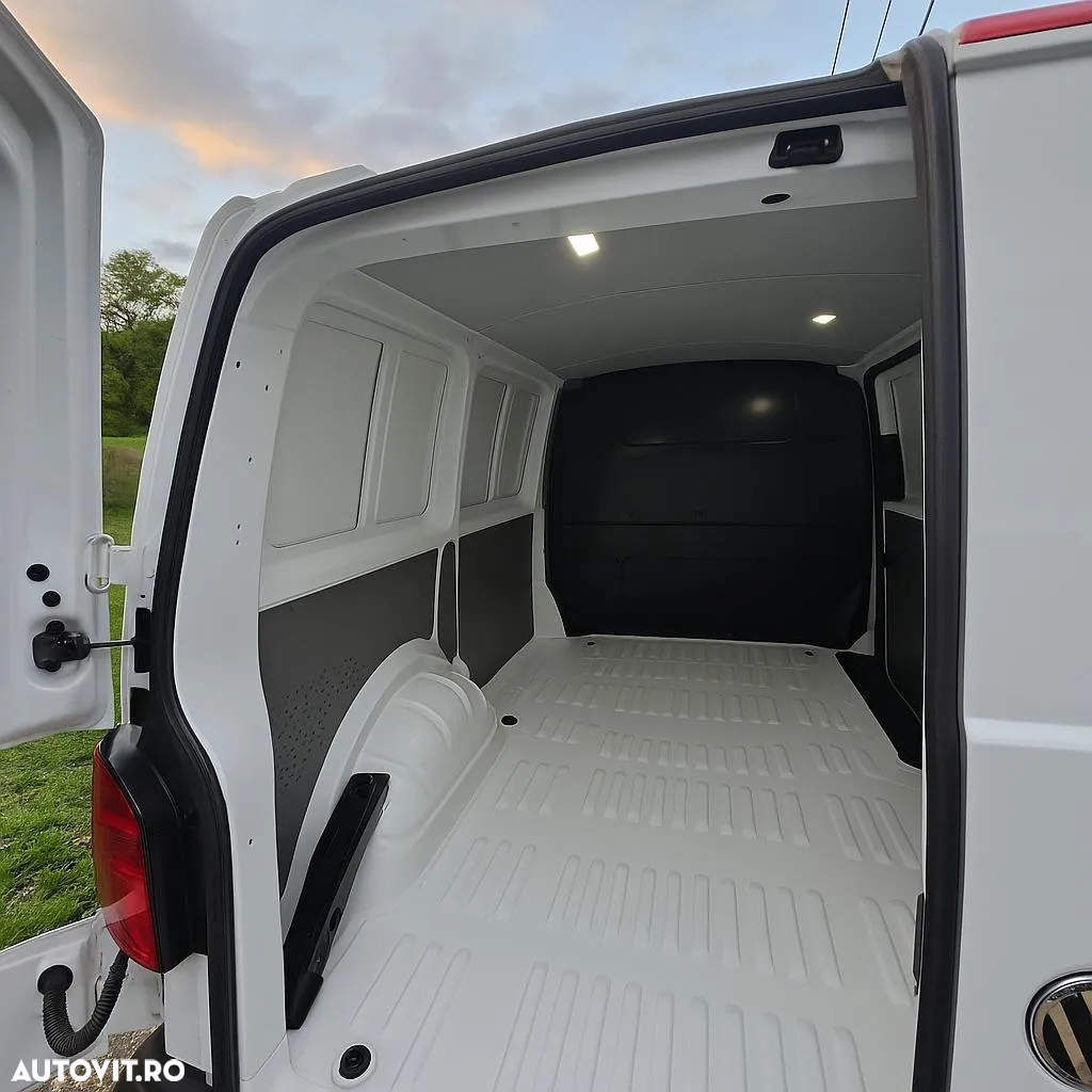 Volkswagen Transporter - 9