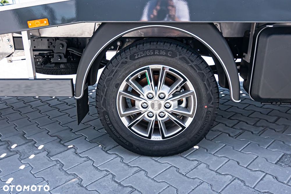 Iveco Daily 35S18 Hi-Matic Autolaweta 3.0 176KM - 16