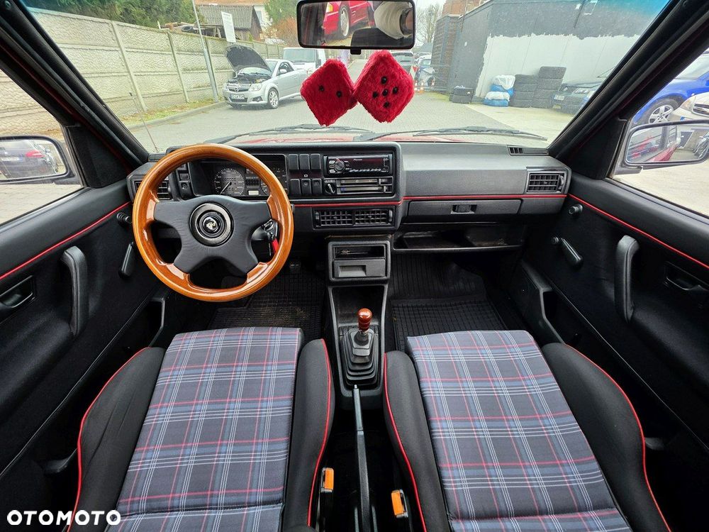 Volkswagen Jetta 1.3 GL - 12