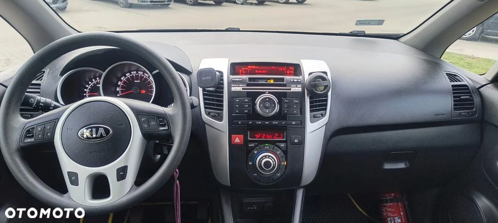 Kia Venga - 12