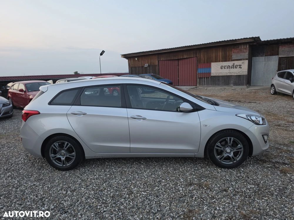 Hyundai i30 blue 1.6 CRDi Classic - 18