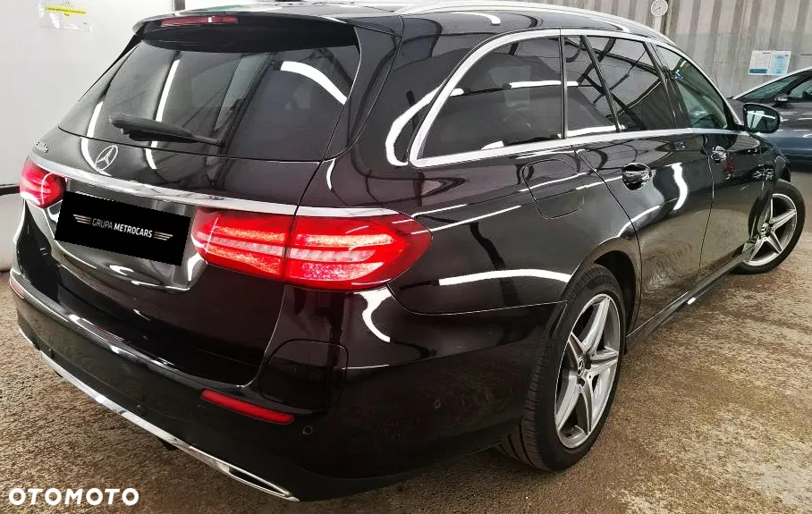Mercedes-Benz Klasa E 300 de AMG - 5
