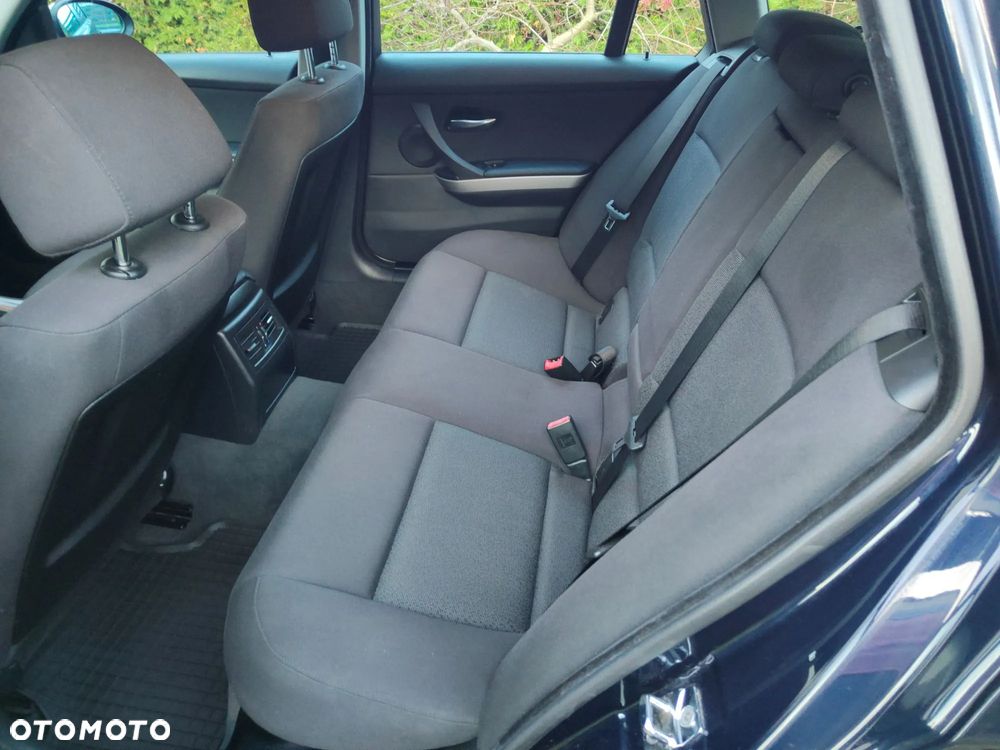 BMW Seria 3 320d DPF - 8