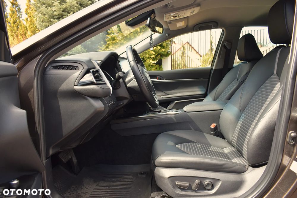 Toyota Camry 2.5 Hybrid Prestige CVT - 6